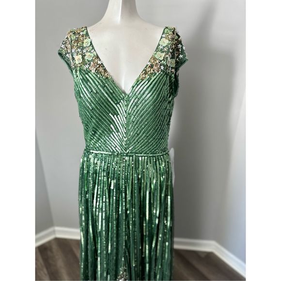 MAC DUGGAL SEQUIN & FLORAL EMBELLISHED EVENING GOWN - Picture 5 of 12